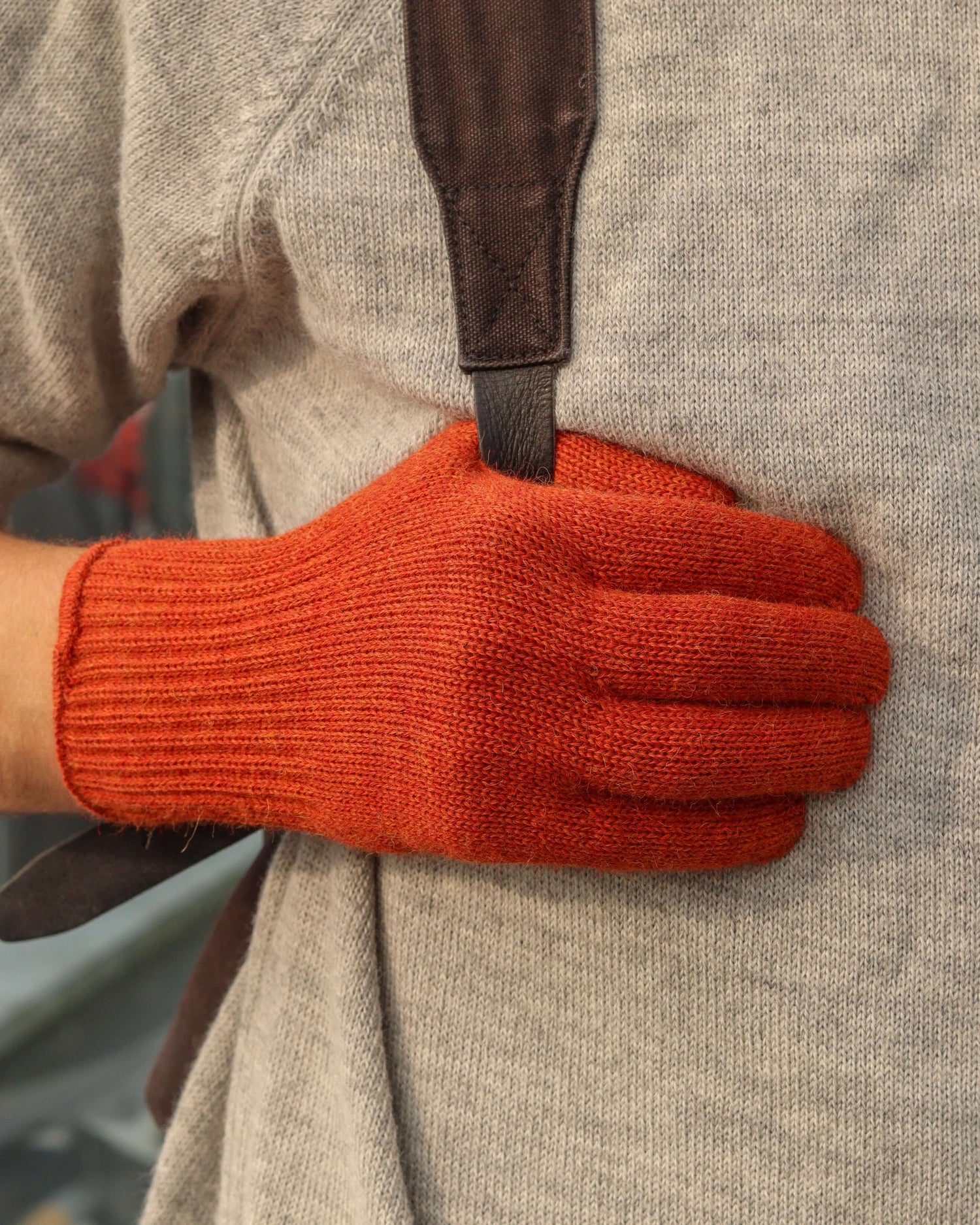 taival_alpakanvilla_sormikas_oranssituotekuva