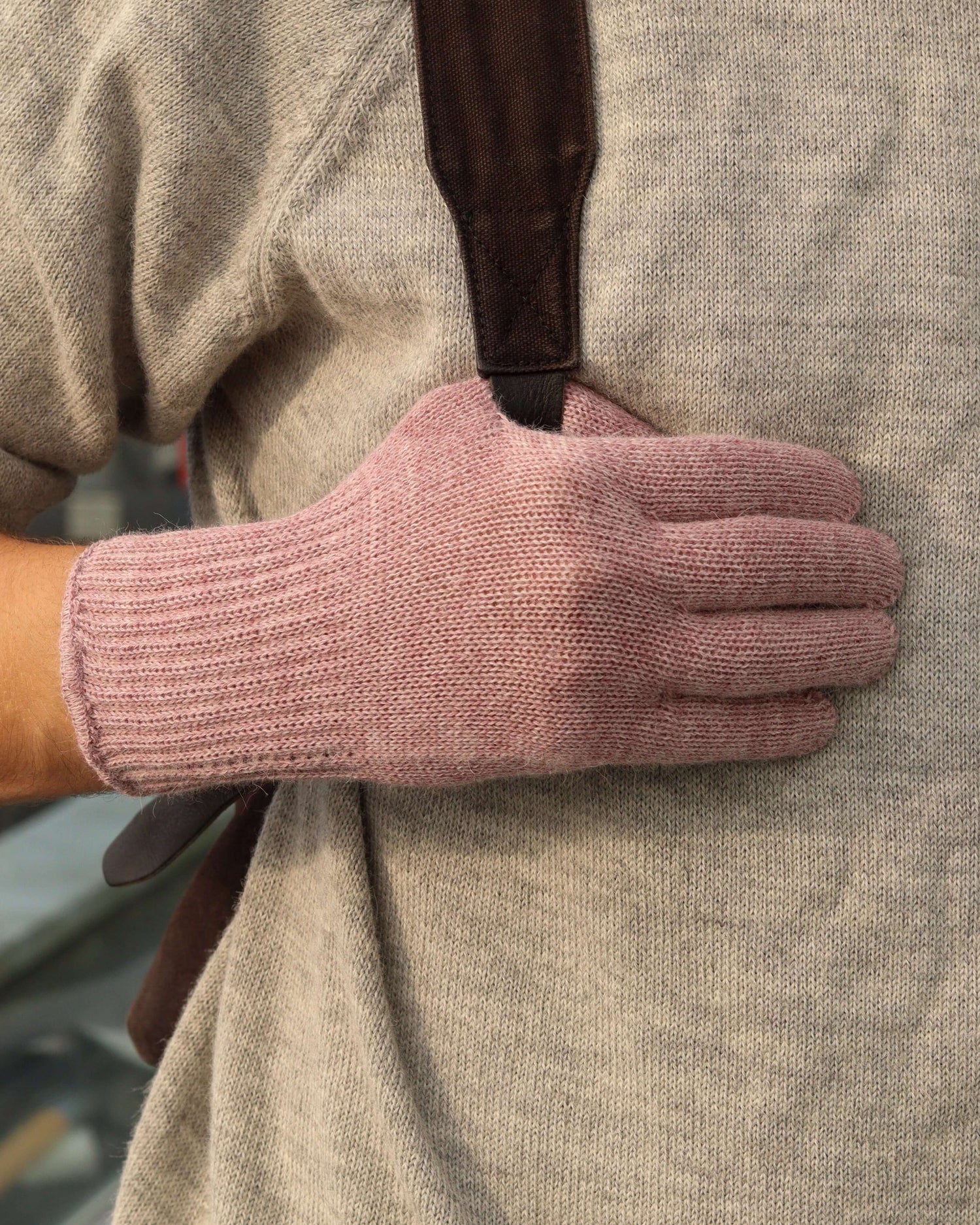 taival_alpakanvilla_sormikas_roosa_tuotekuva